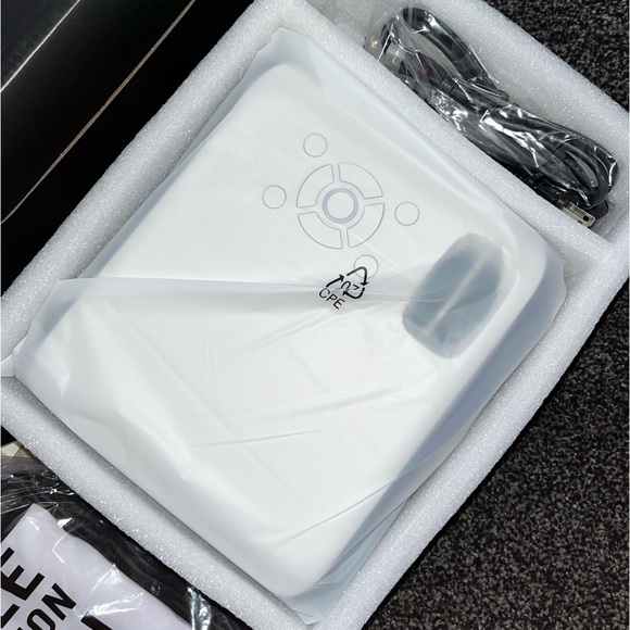 HAPPRUN Led Projector *NEW STILL IN BOX! - Picture 2 of 4